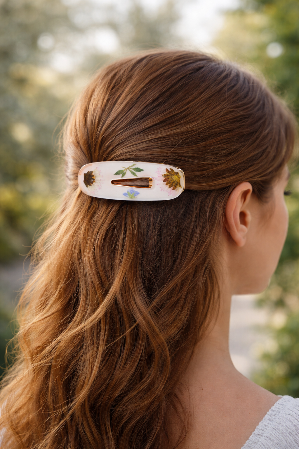 Barrette blanche et Pâquerettes