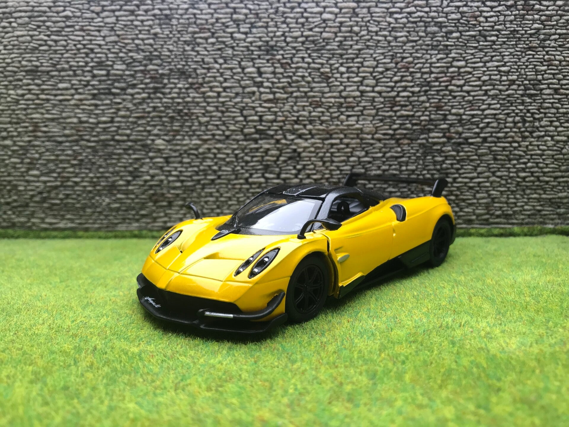 2016 Pagani Huayra BC