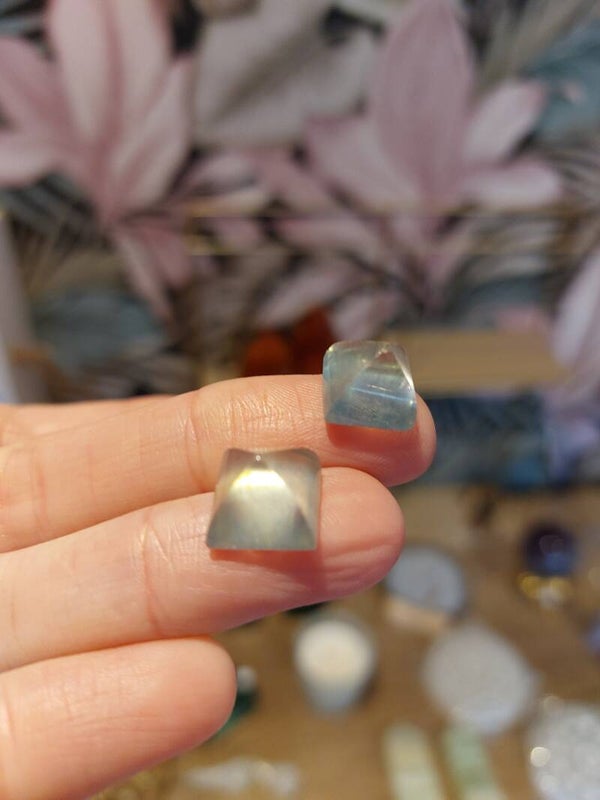 Smaragd piramide high quality