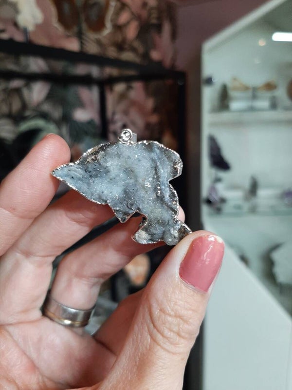 Chalcedoonroos hanger dolfijn