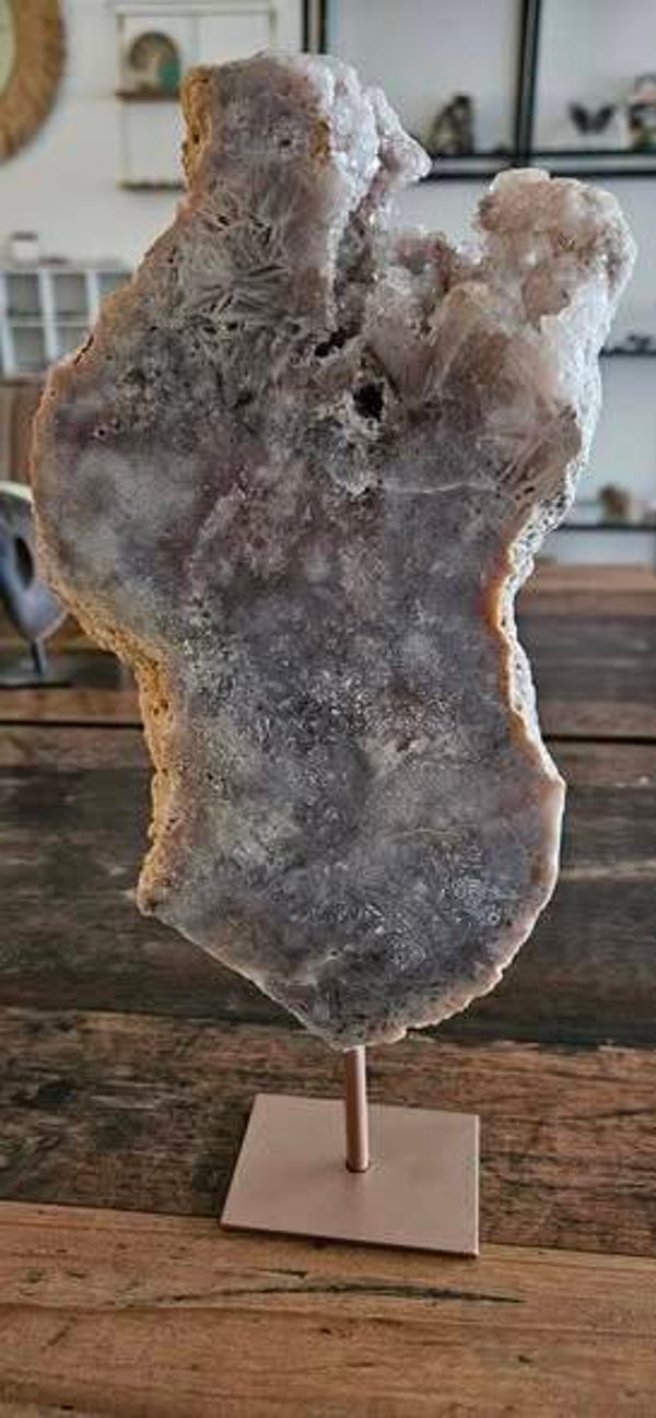 Roze Chalcedoon op standaard 2