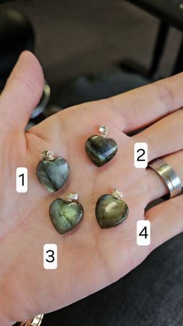 Labradoriet hart hangertje met S925 zilveren oogje