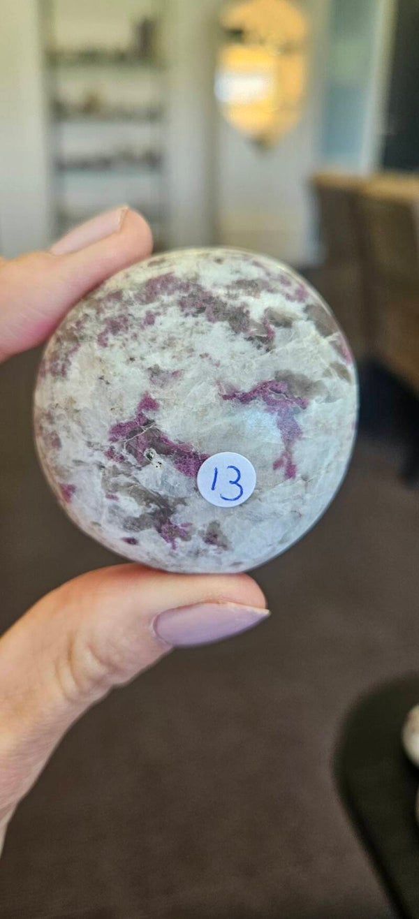 roze Toermalijn handstenen , diverse