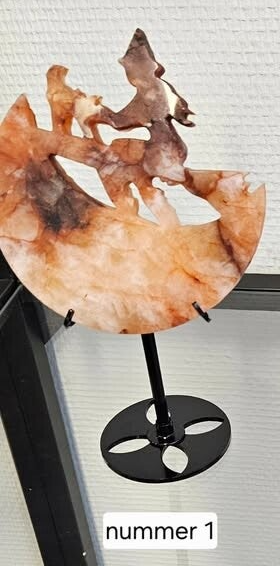 pink fire azeztuliet Heks met kat op maan