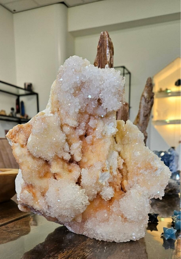 Calciet met bergkristallen , XXL