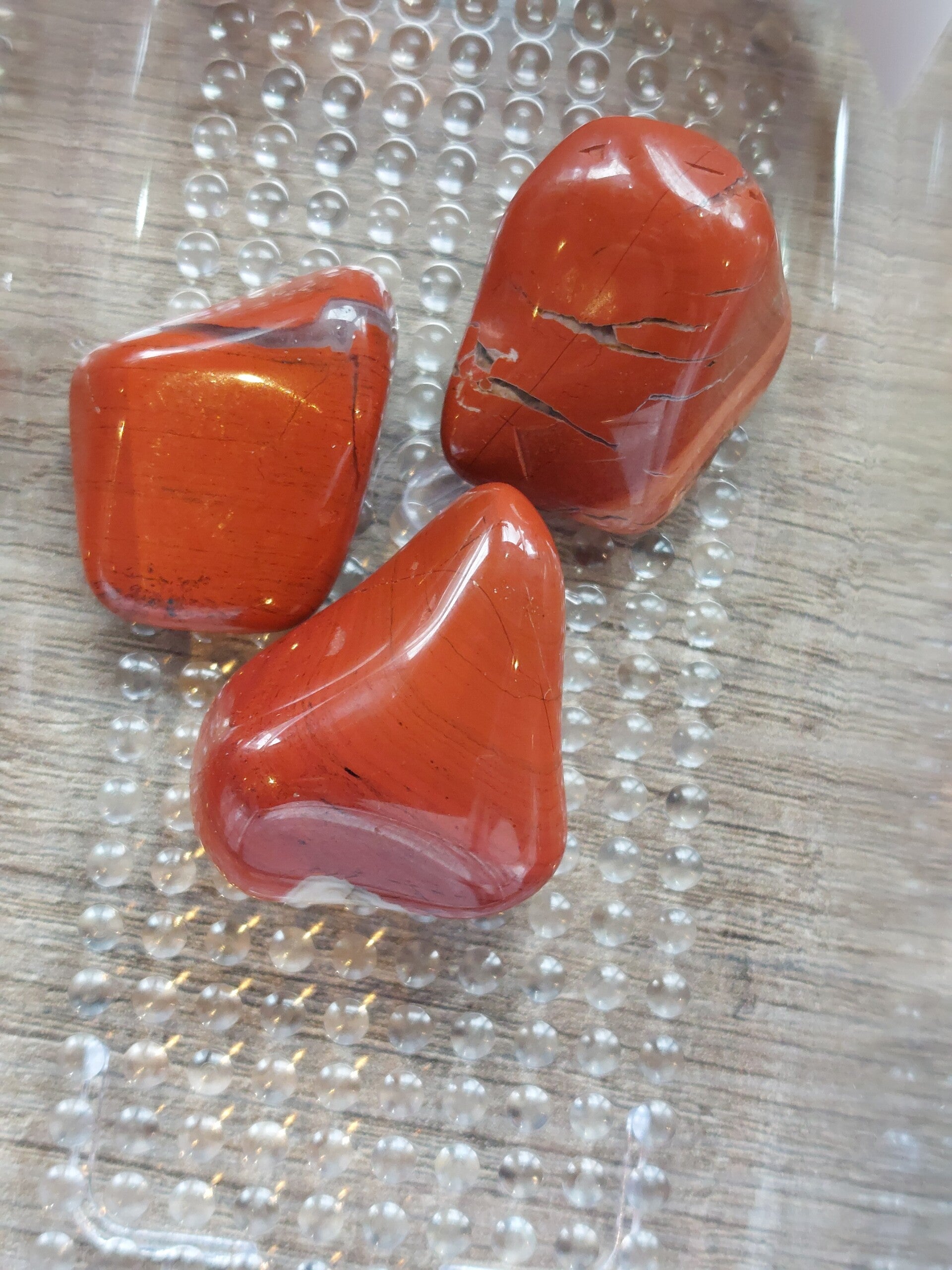 Rode jaspis knuffelsteen