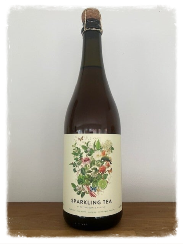 Sparkling tea 750ml 0% Green tea Rhubarb