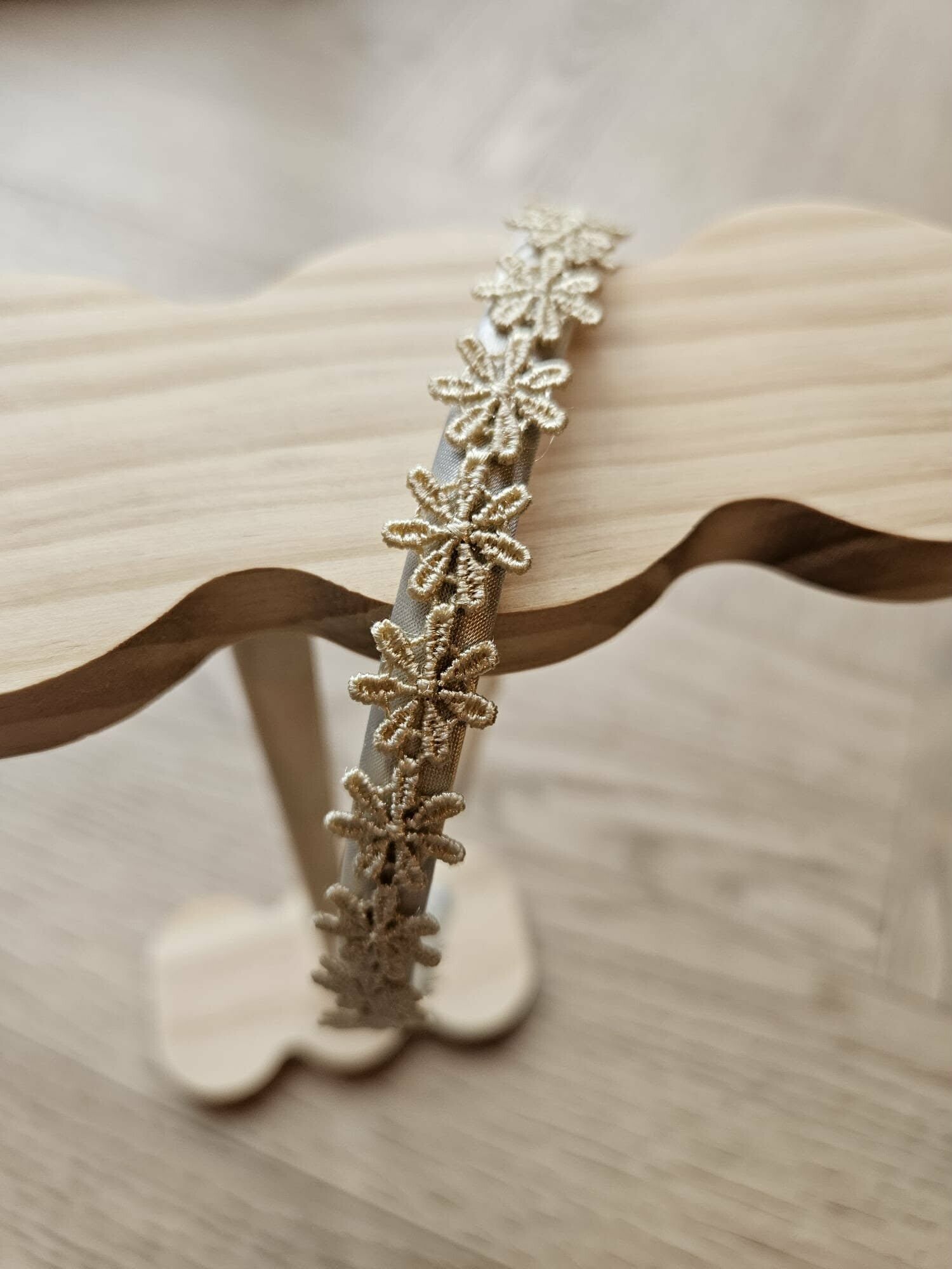 Diadeem bruin/goud kleine bloemetjes