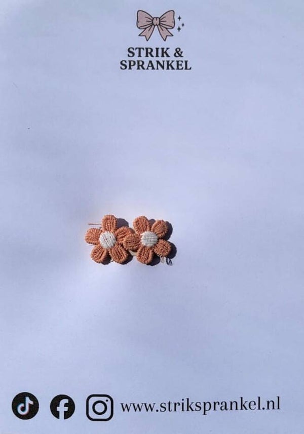 Babyspeldje oranje bloemetjes