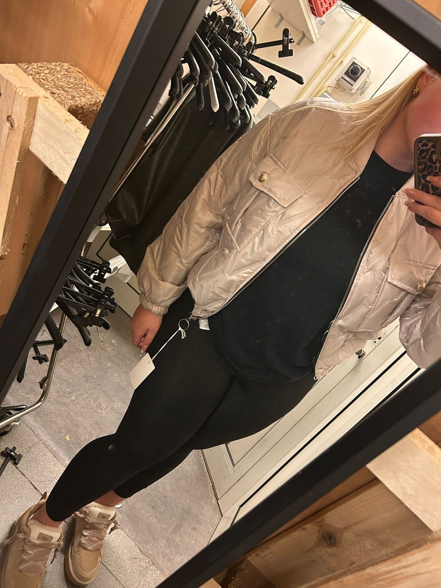 Dit lichtglanzende bomberjasje