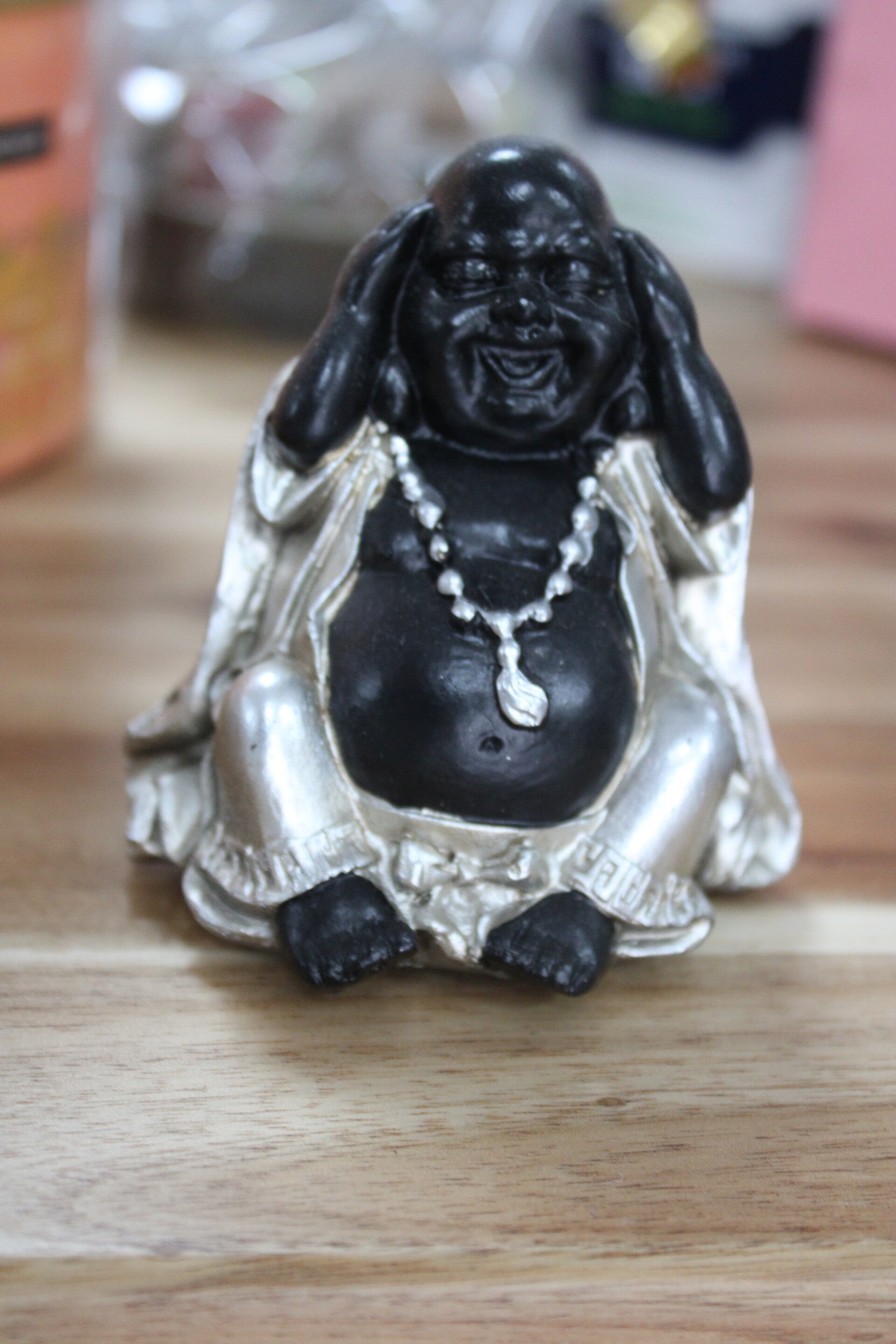 Boeddha's horen,zien,zwijgen ( HOREN)