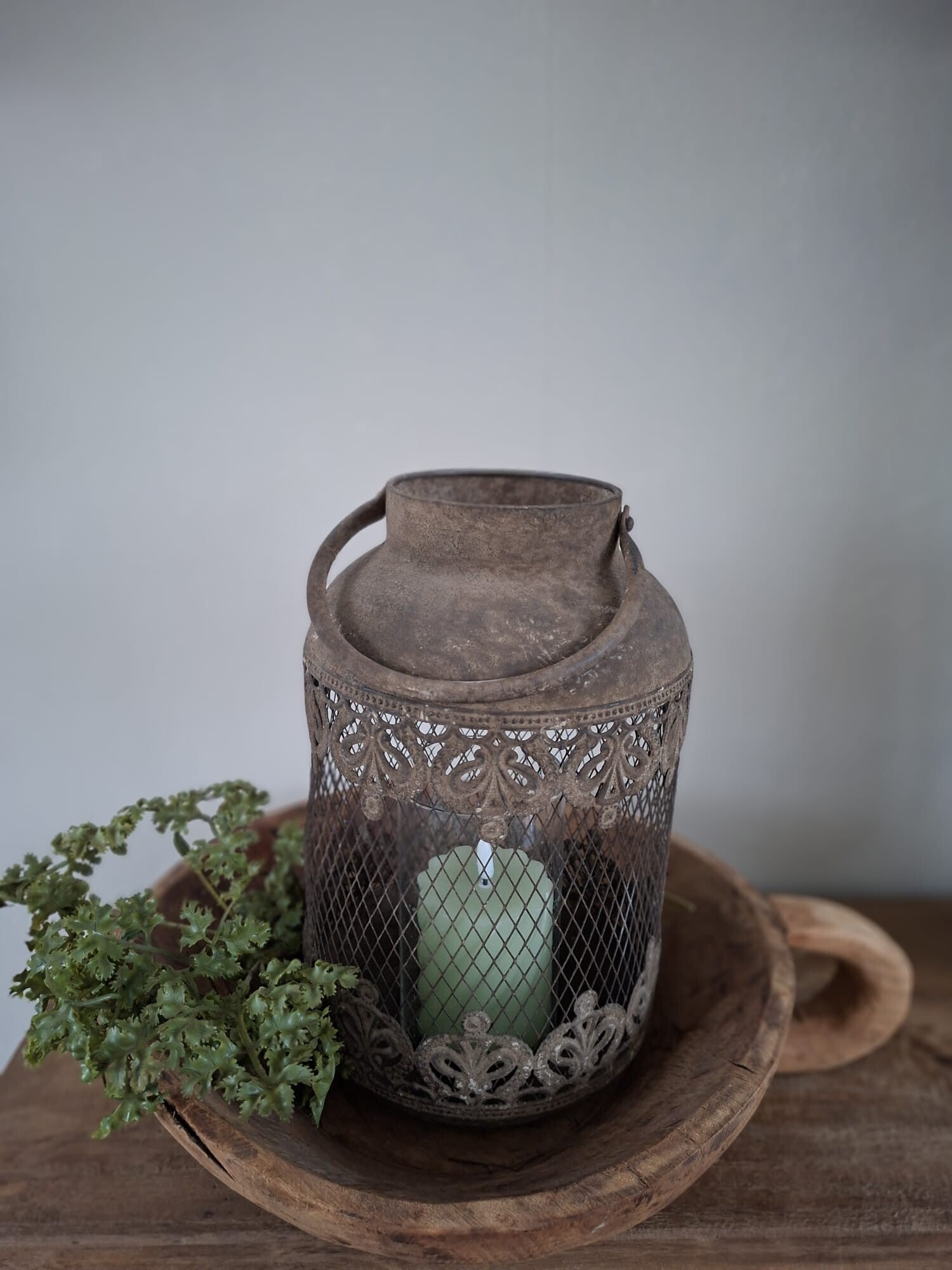 Houten schaal met handvat