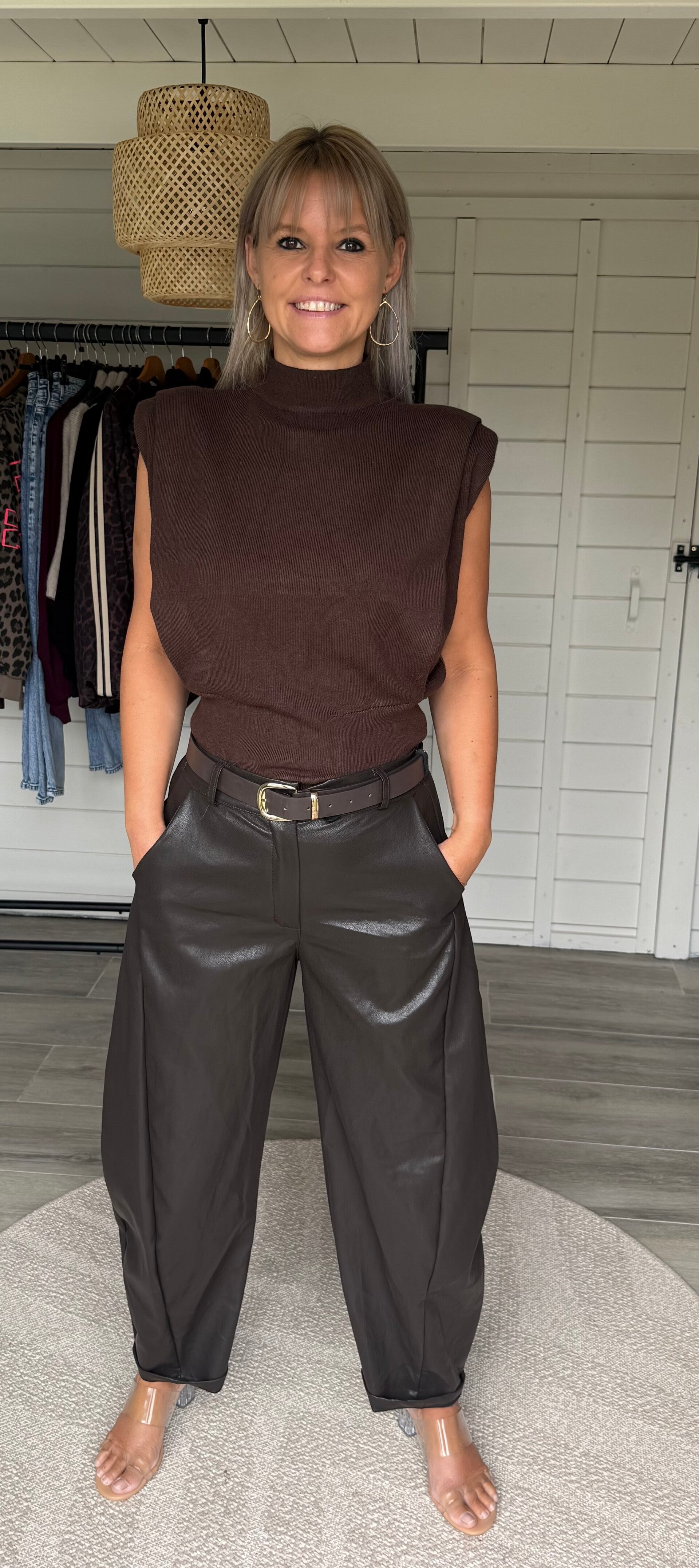 Mila Choker Knit – Brown