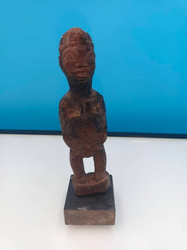 Statuette rituelle anthropomorphe (figure de type bateba)  Probablement Lobi
