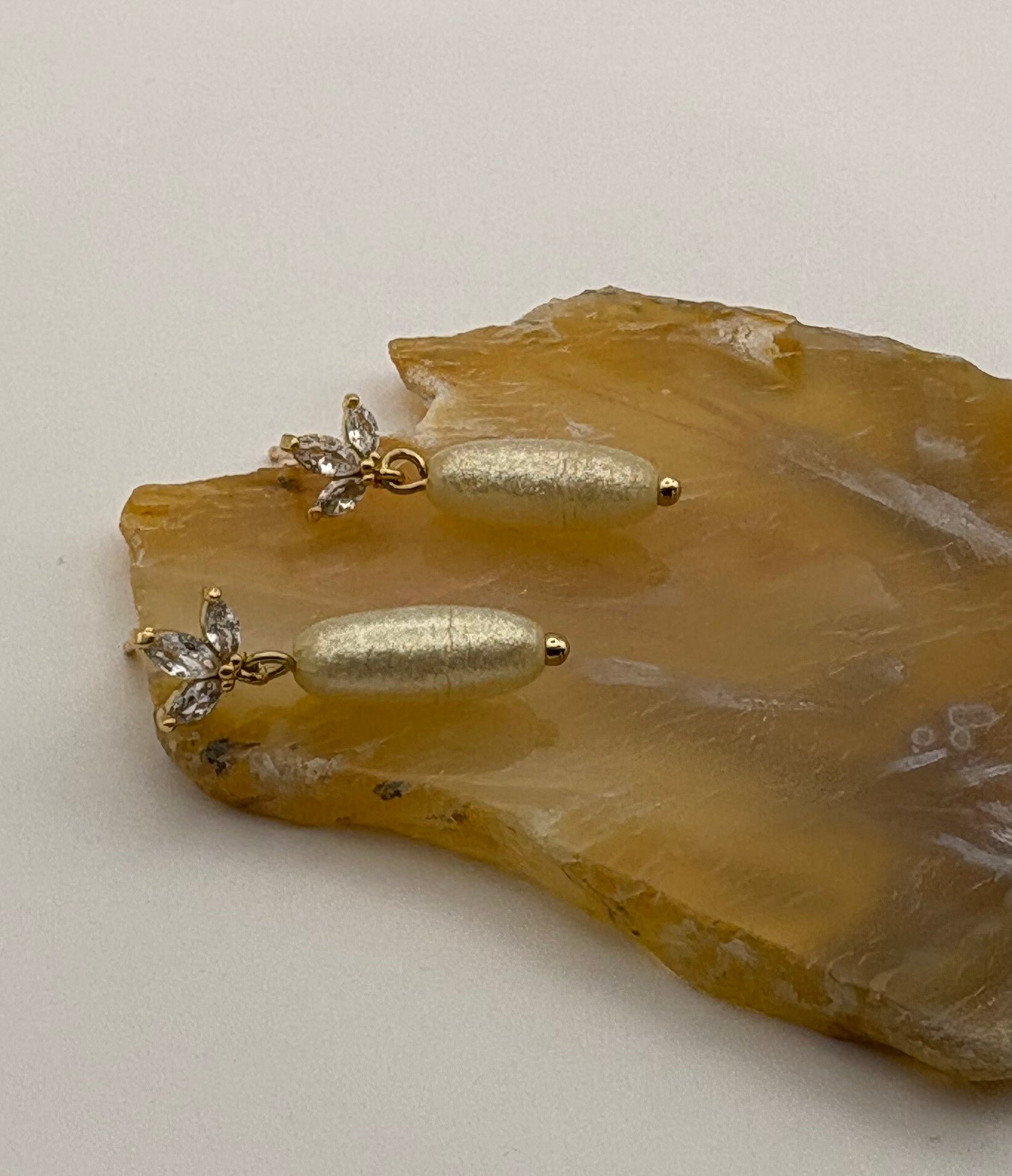 Petal shine yellow