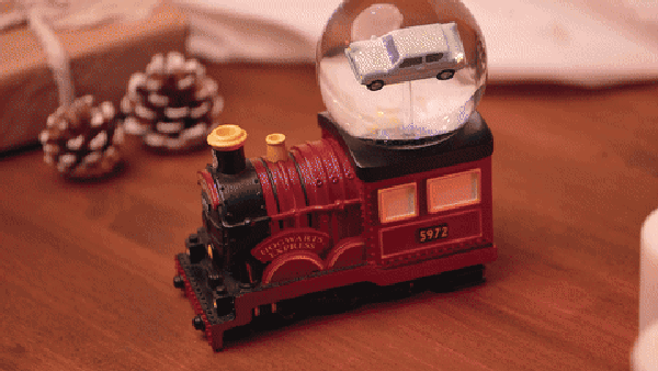BOLA DE NIEVE HARRY POTTER HOGWARTS EXPRESS Y FORD ANGLIA ERIK