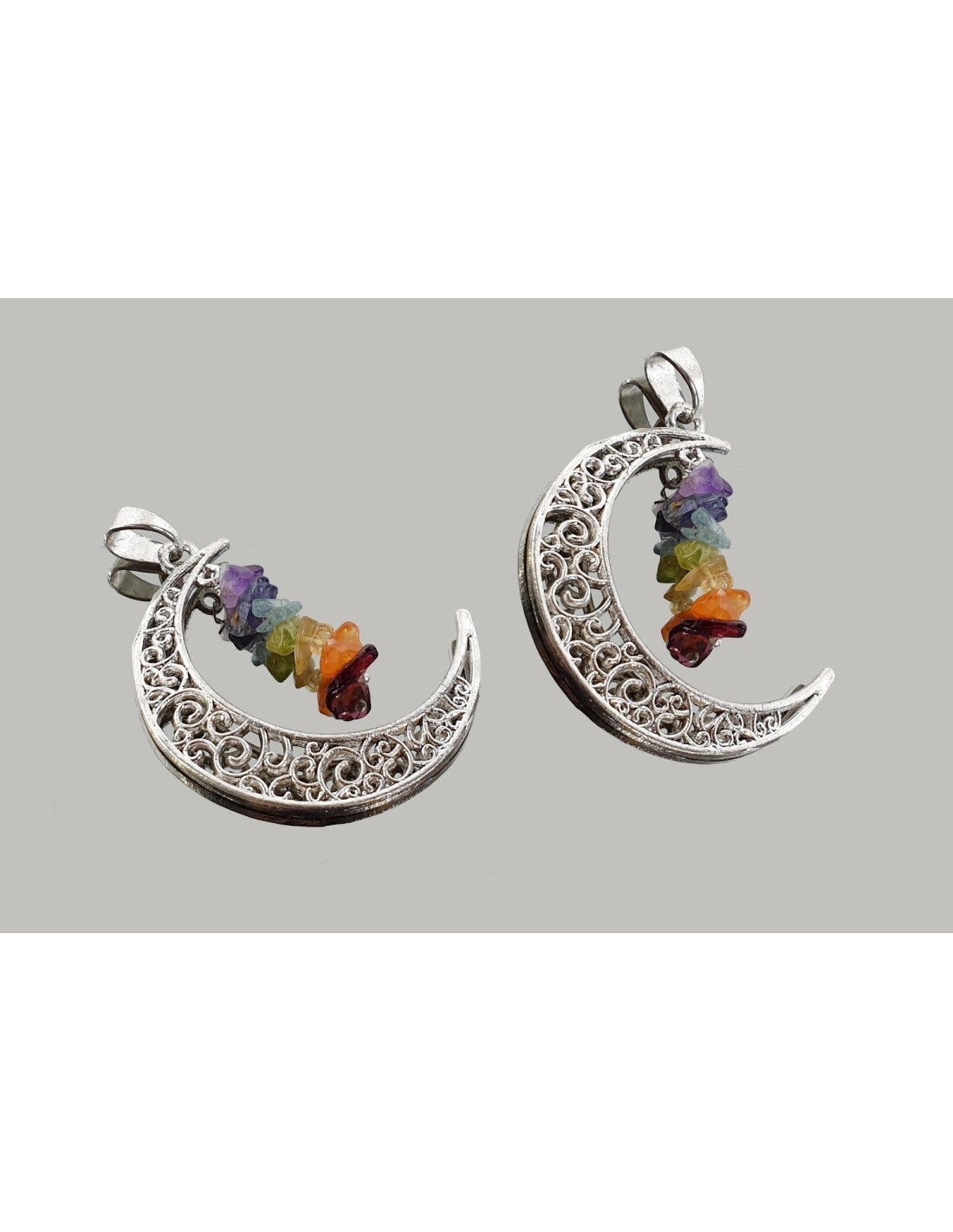 Colgante de luna con piedras de los siete chakras