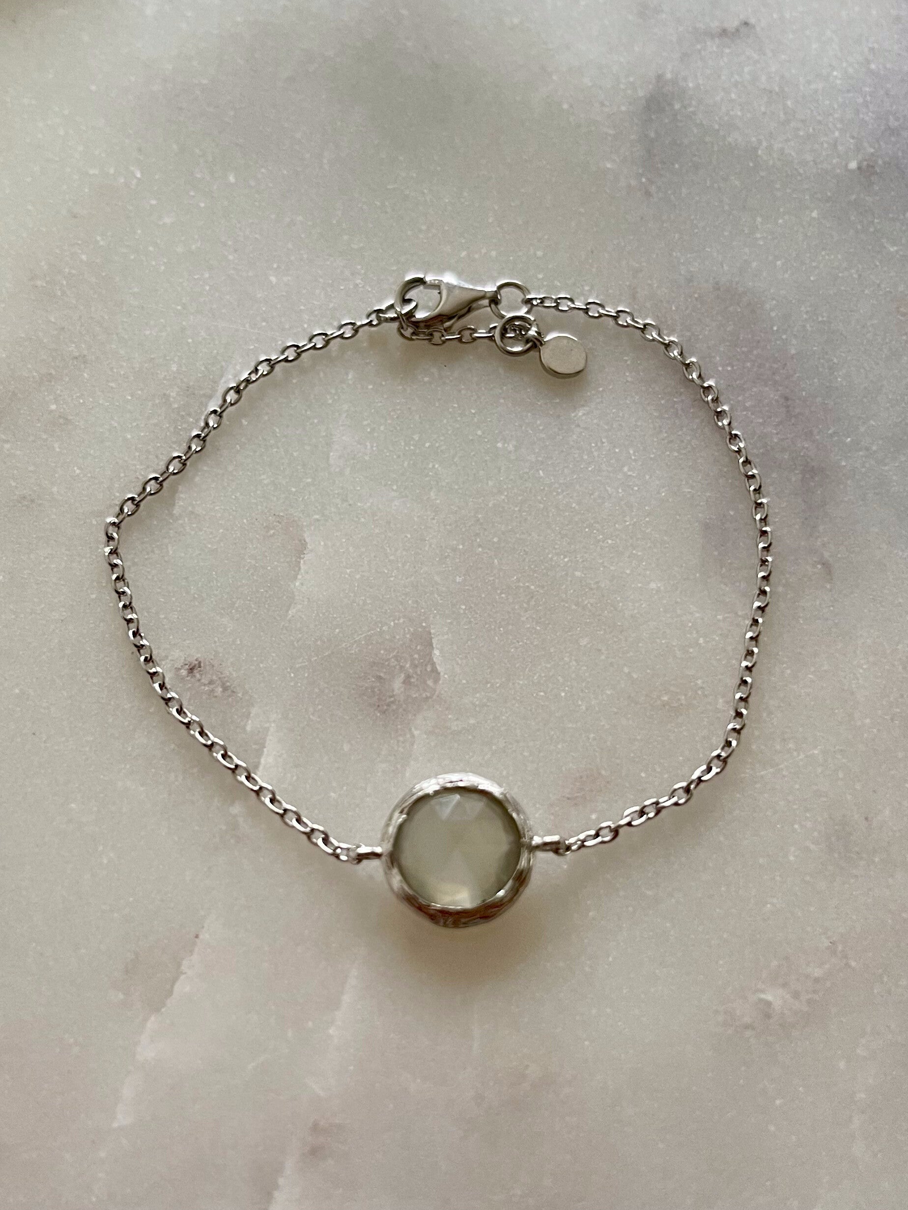 Pulsera de piedra de luna blanca