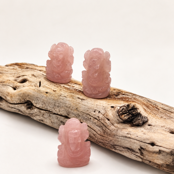 Mini Ganesha de cuarzo rosa · 2,5–3,5 cm