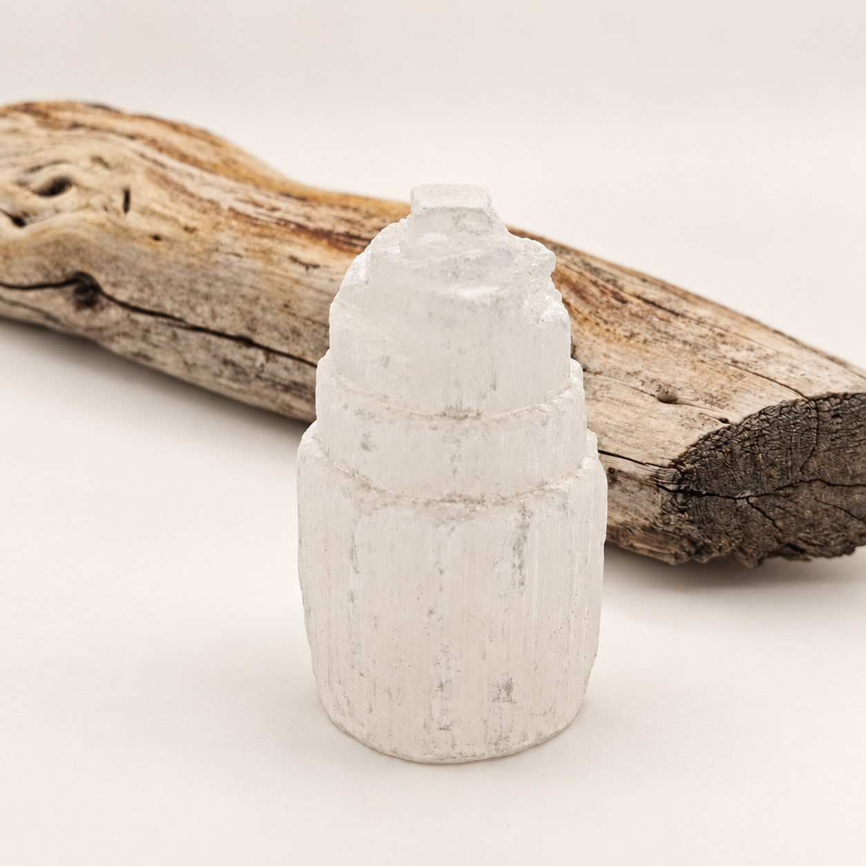 Mini torre de selenita · 6 cm