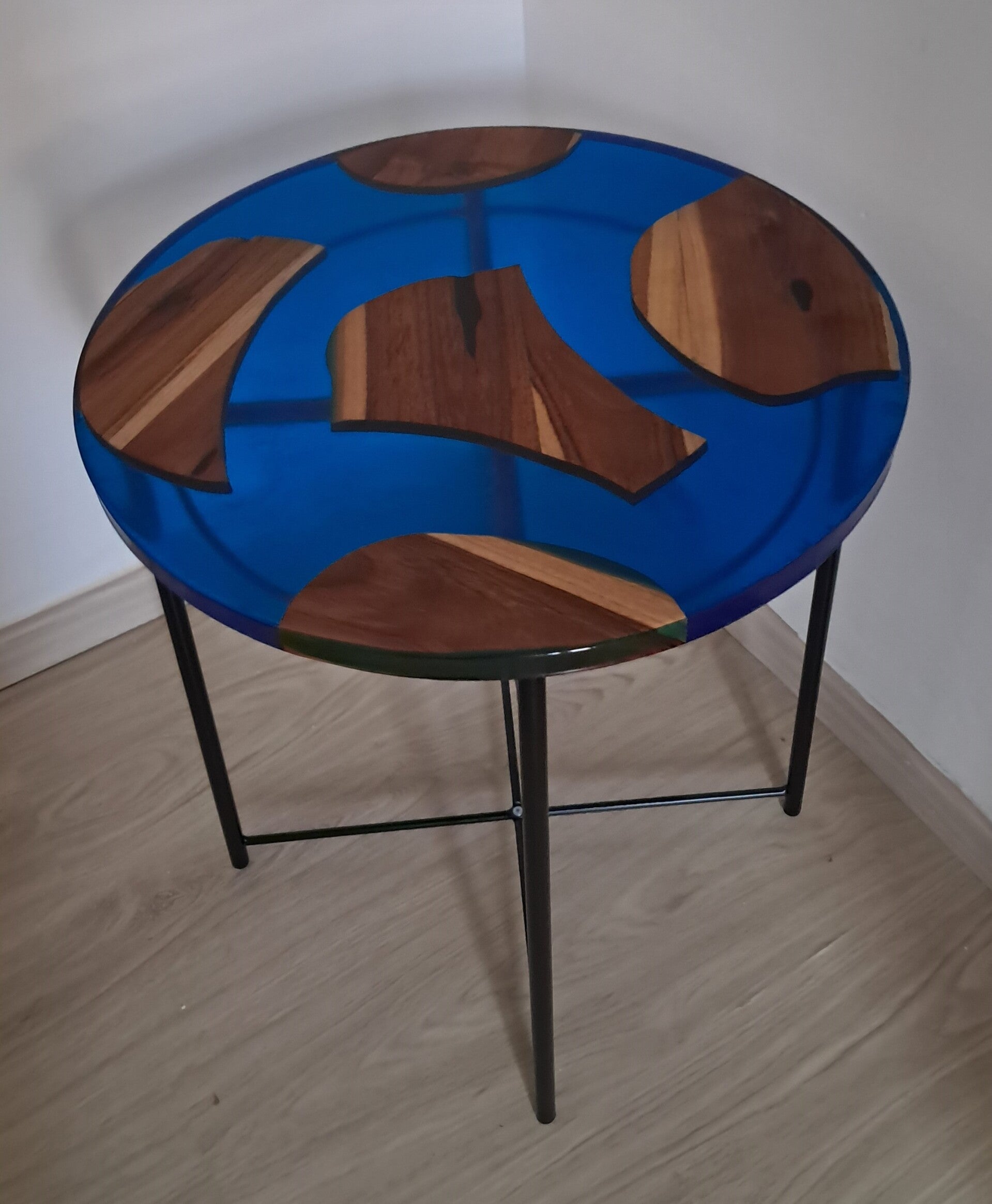 Unieke Epoxy bijzettafel  |  gratis verzending !