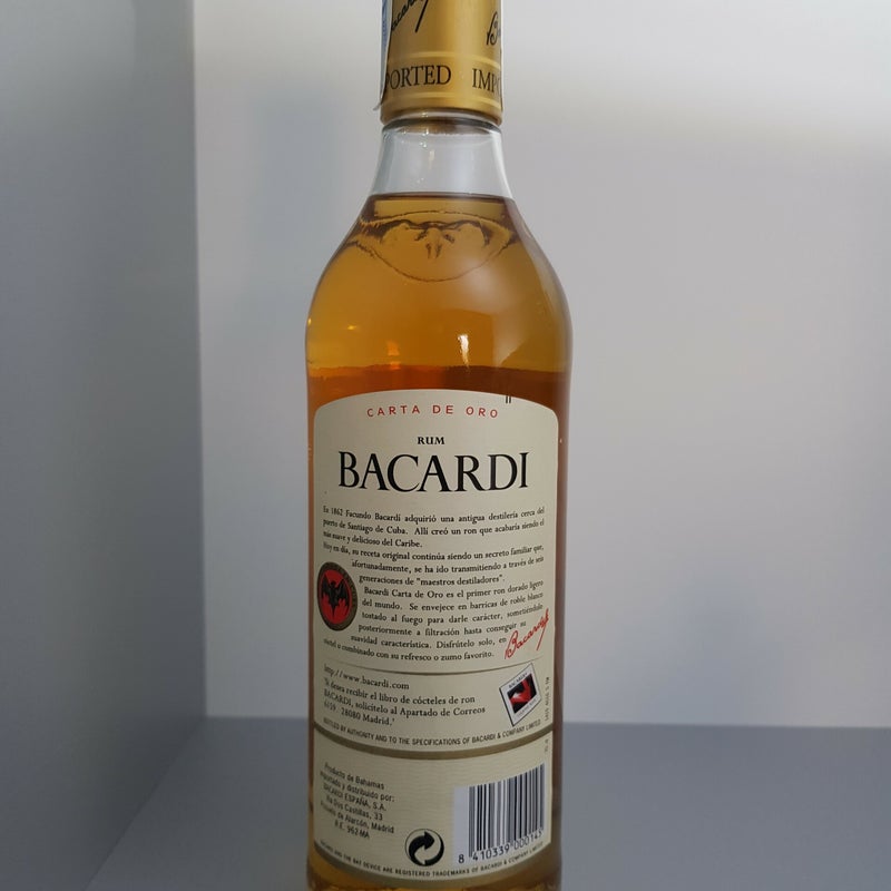 Bacardi Carta de Oro. Imported Bacardi & Co. LTD. 700ml. Produced in the 90's