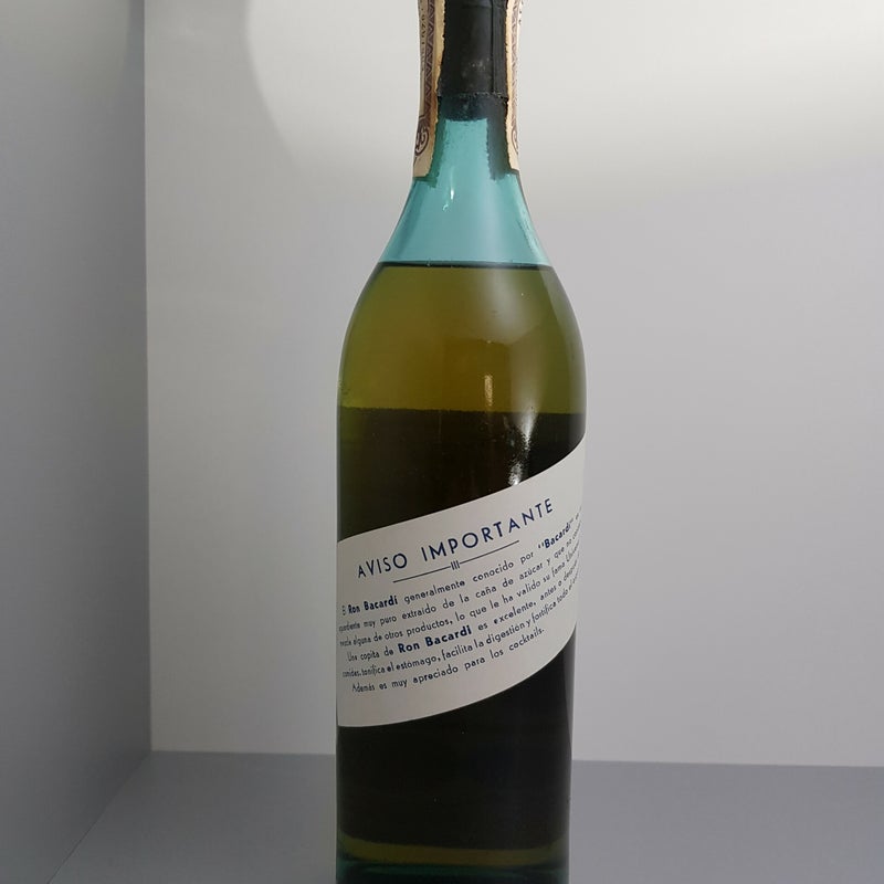 Bacardi Carta Blanca Superior. Content not indicated. Production periode probably 50s