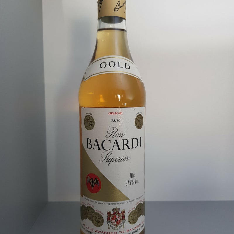 Bacardi Carta de Oro. Top label 'Gold'. 700ml. Bacardi Carta de Oro. Top label 'Gold'. 700ml. Production year 1989