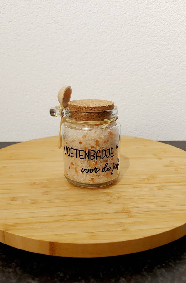 Potje met lepel | voetenbadje voor de juf