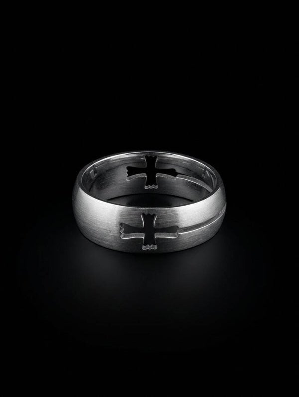 Stalen ring kruis