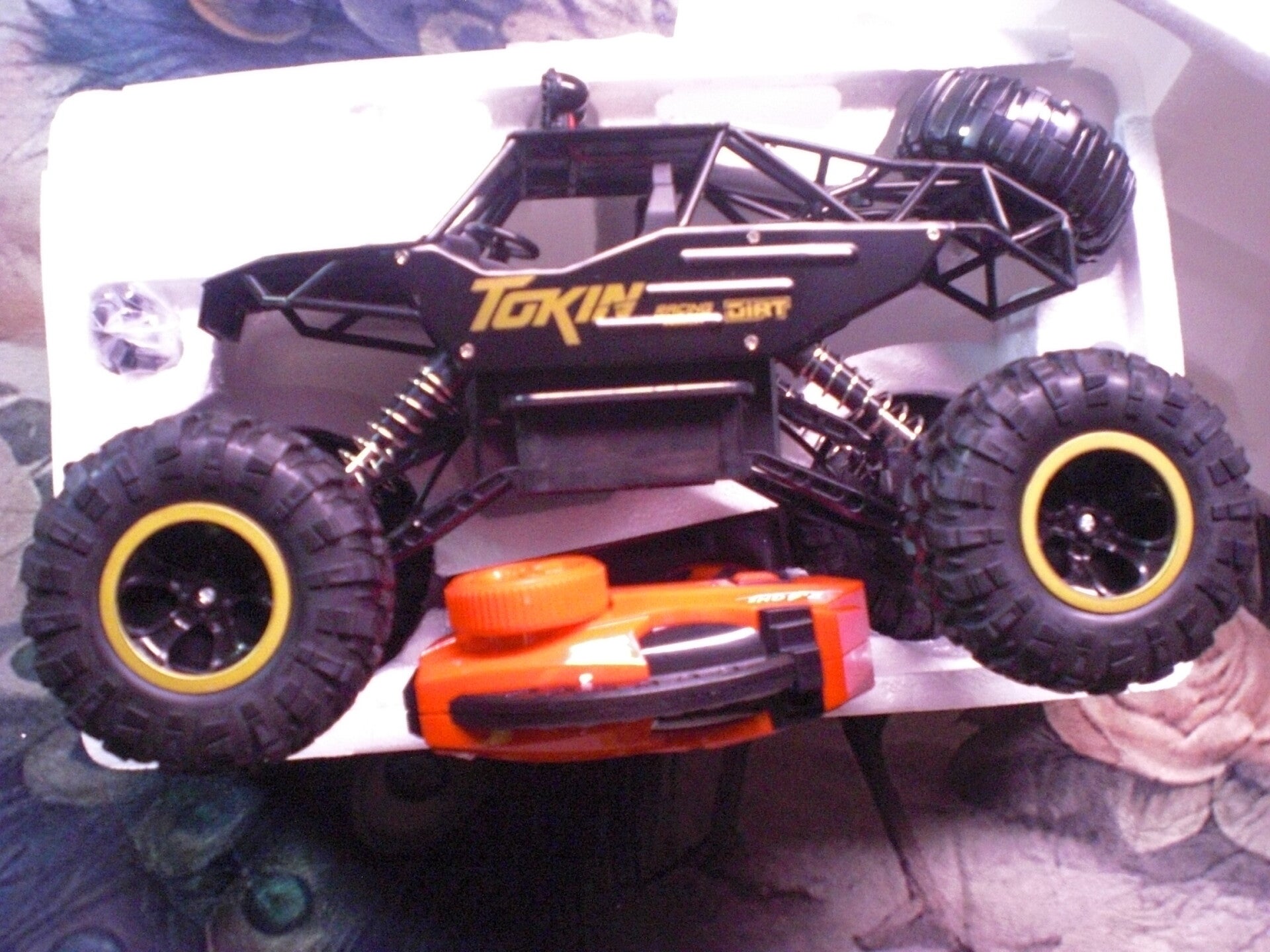 Afstand bestuurbare Monstertruck 1:12 - Gratis thuis in NL