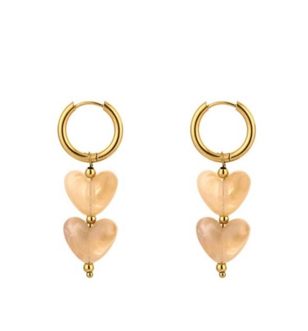 Oorbellen met hartjes hanger taupe