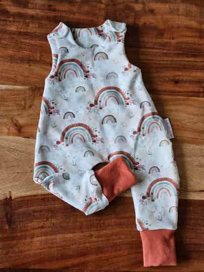 Strampler Regenbogen Gr. 56