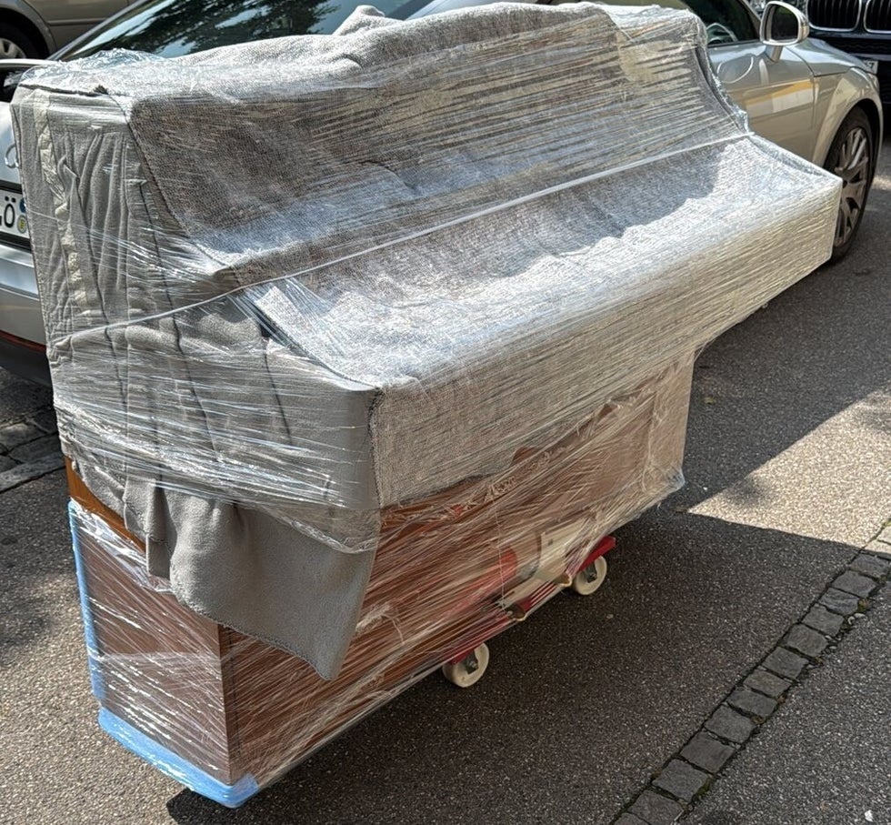 Klaviertransport Zug