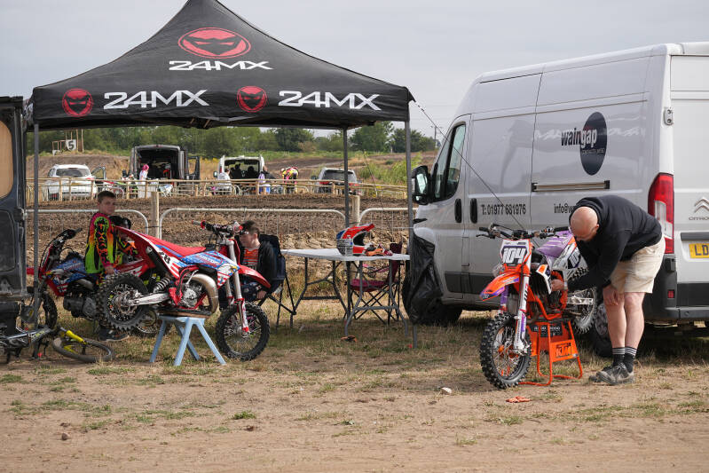 dsc01776-standard-az7l3r.jpg