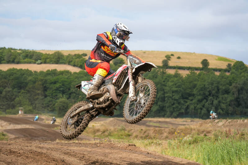 dsc01880-standard-ltr07e.jpg