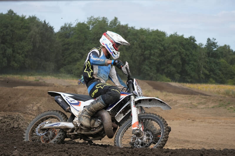 dsc02643-standard.jpg