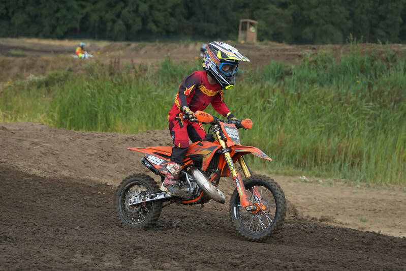 dsc03549-standard-g1lfto.jpg