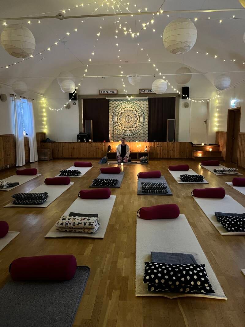 Yinyoga &amp; Healingmeditation tillsammans med YogaForm Funäsdalen och Mia Melby
