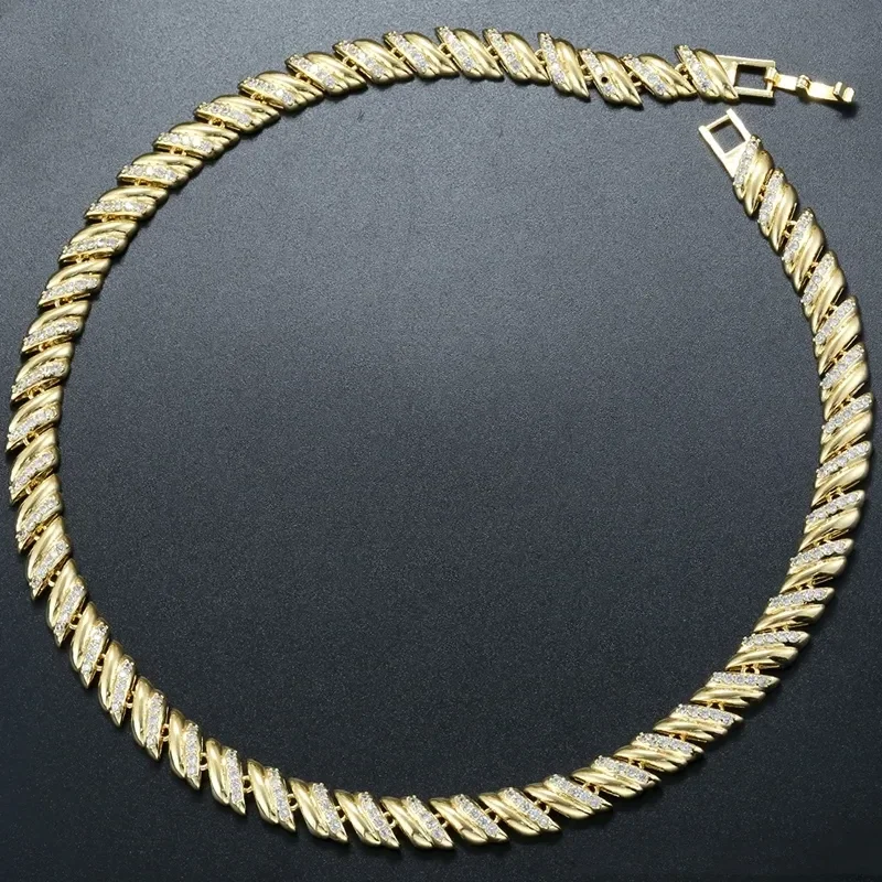 Collier Articulé Ras de Cou Plaqué or 18K Oxyde de Zirconium