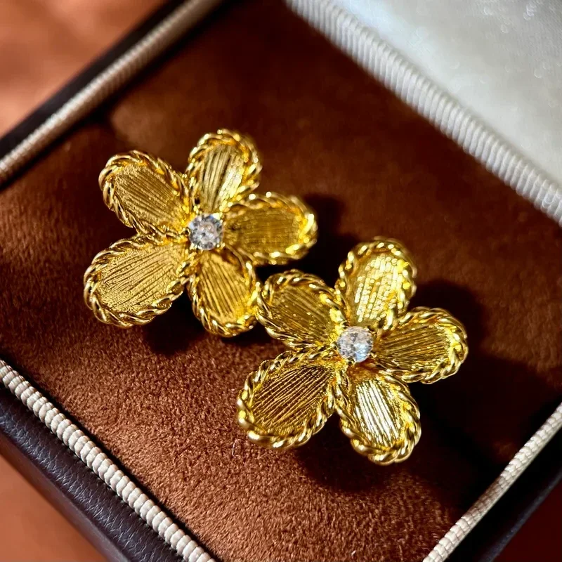 Boucles D'oreilles Puces Fleur Style Jasmine Laiton Plaqué Or Zircon