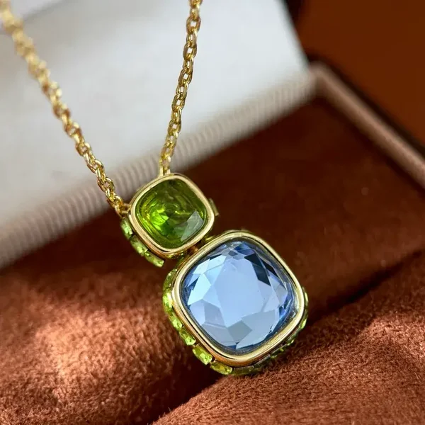 Collier Pendentif Réversible 2-en-1 Inspiration Chroma Laiton Finition Or Zircons