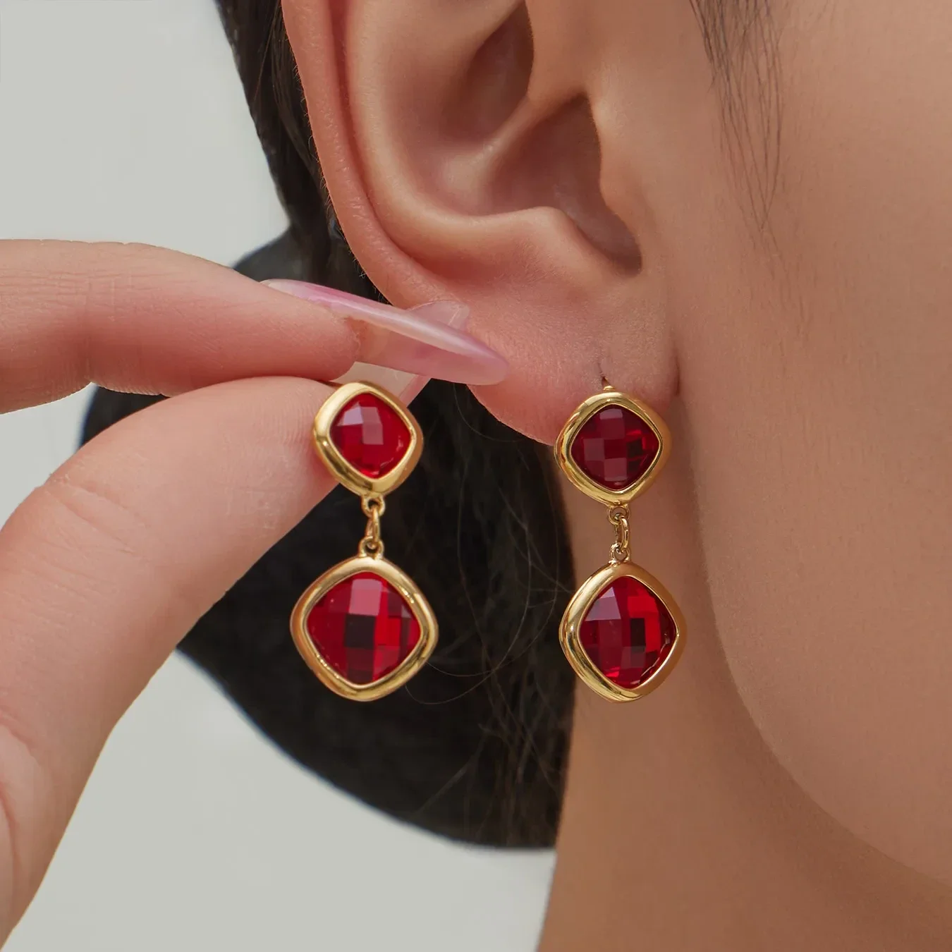 Boucles D'Oreilles Glamour Plaqué or 18K Cristal Rouge