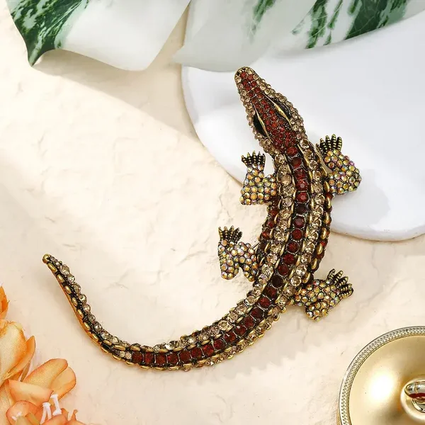 Broche Crocodile Brun Courbé