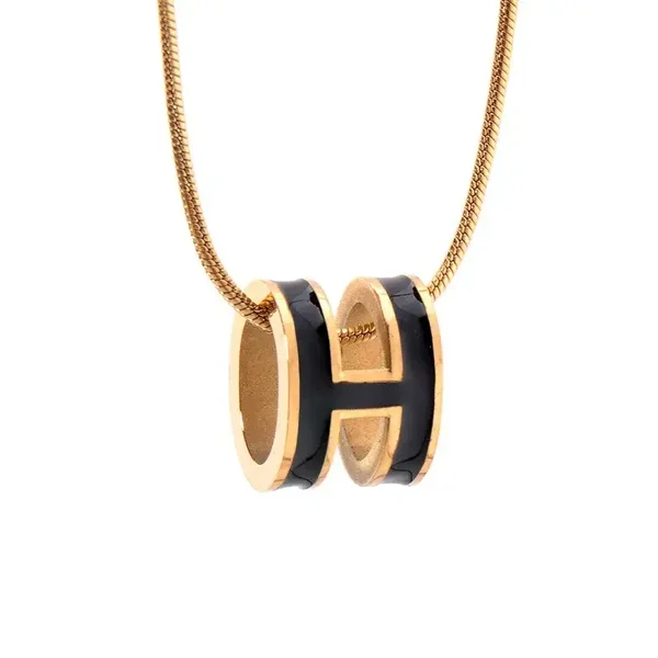 Collier Pendentif H Doré à l'Or Fin Email Noir