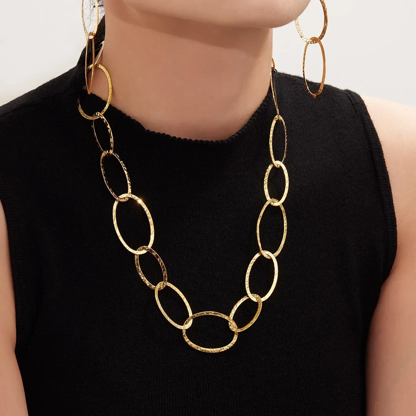 Collier Sautoir à Maillons Ovales Entrelacés Acier Plaqué Or 18K