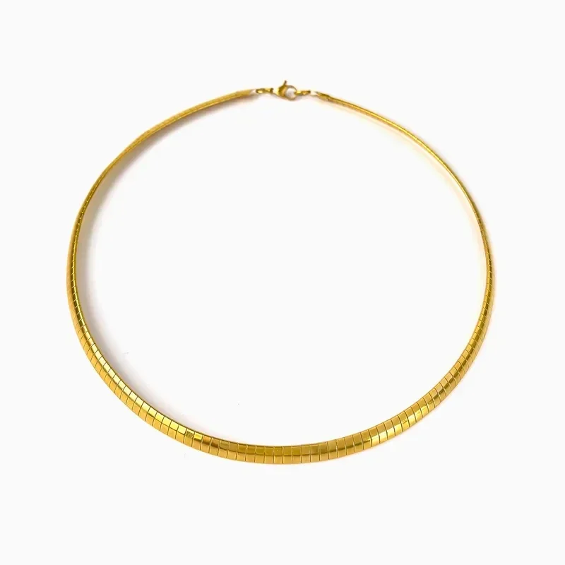 Collier Ras de Cou Semi Rigide Acier Plaqué Or Jaune 18K Maille Omega