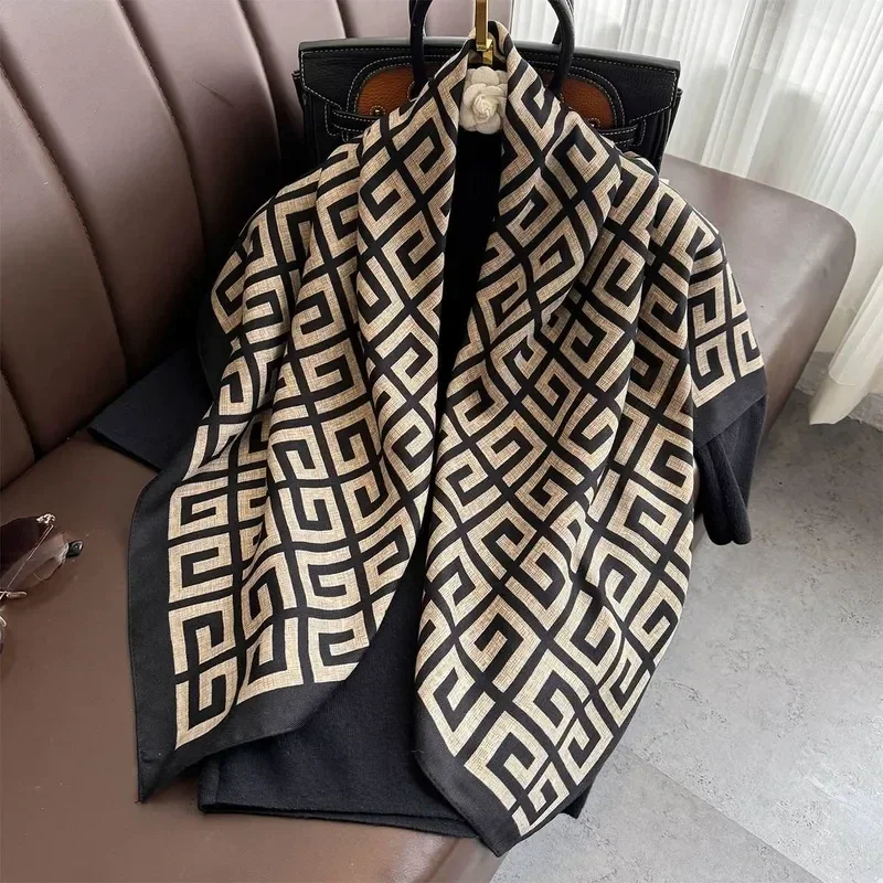 Foulard Carré 90 x 90 cm Motif Géométrique