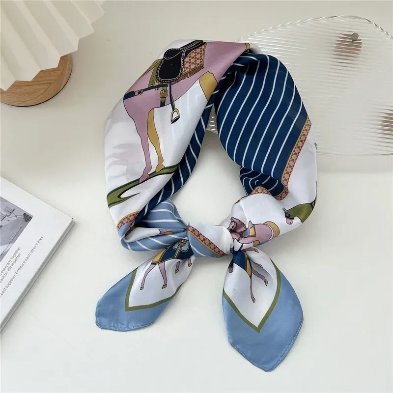 Foulard Carré 70 x 70 cm Motif Cheval Bleu Clair