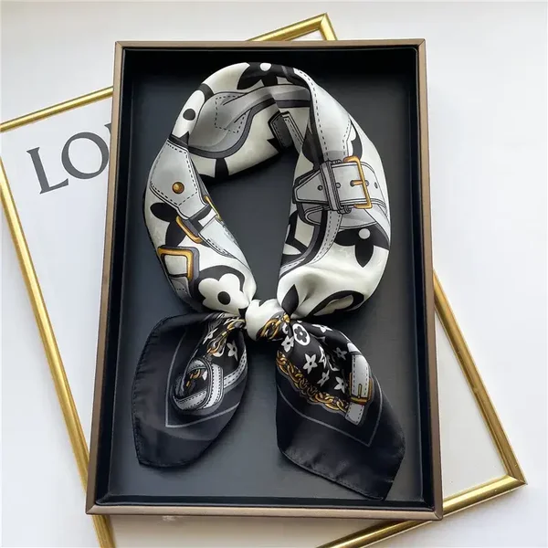 Foulard Carré Satin 70 x 70 cm Monogram